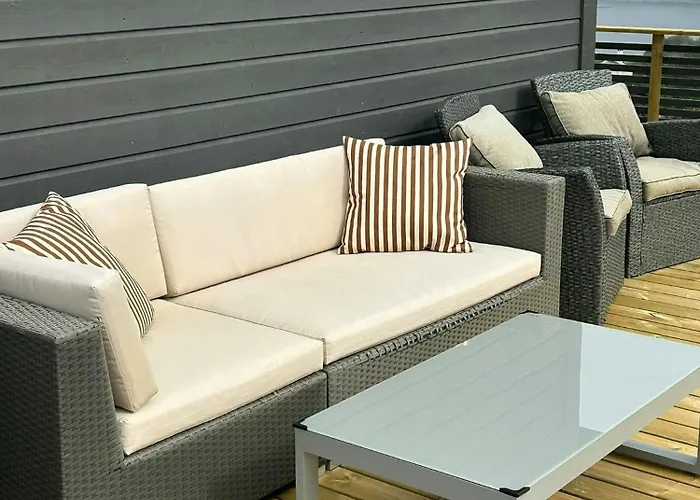 Beautiful With Ocean View In Lyngmyr Hébergement de vacances *